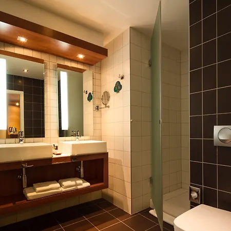 Mercure Center Hotel 4*