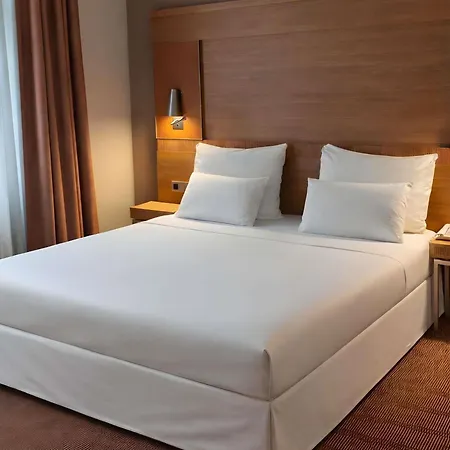 Hotell Mercure Center 4*