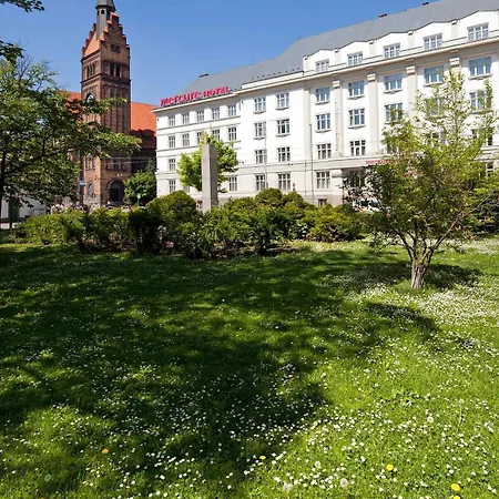 Mercure Center Hotell 4*