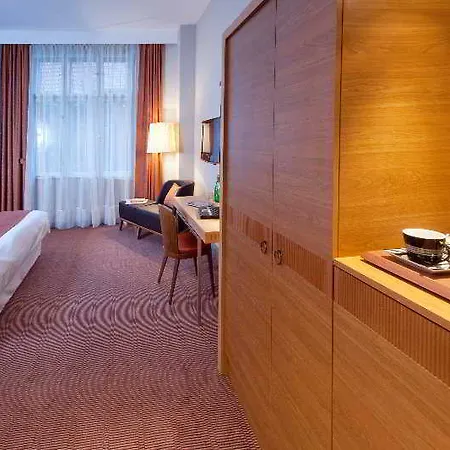 Mercure Center 4*