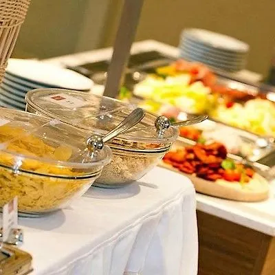 Mercure Center Hotell 4*